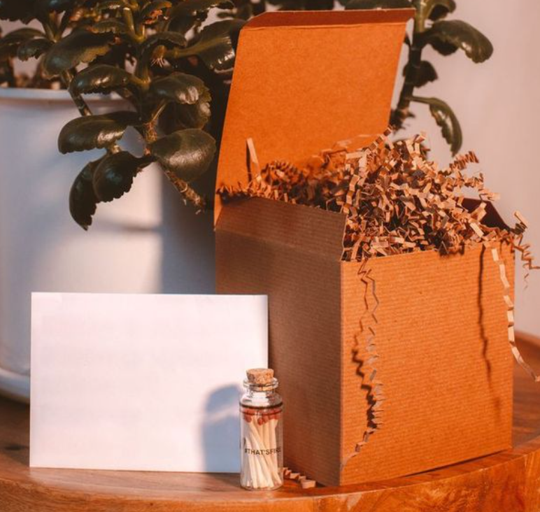 Gift Box + Matches + Blank note card (can be personalized) - Love Kobi Co.